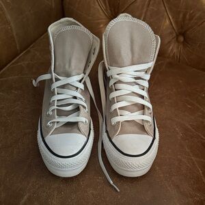 Converse Platform High Top Canvas Sneakers in Beige. Worn twice.